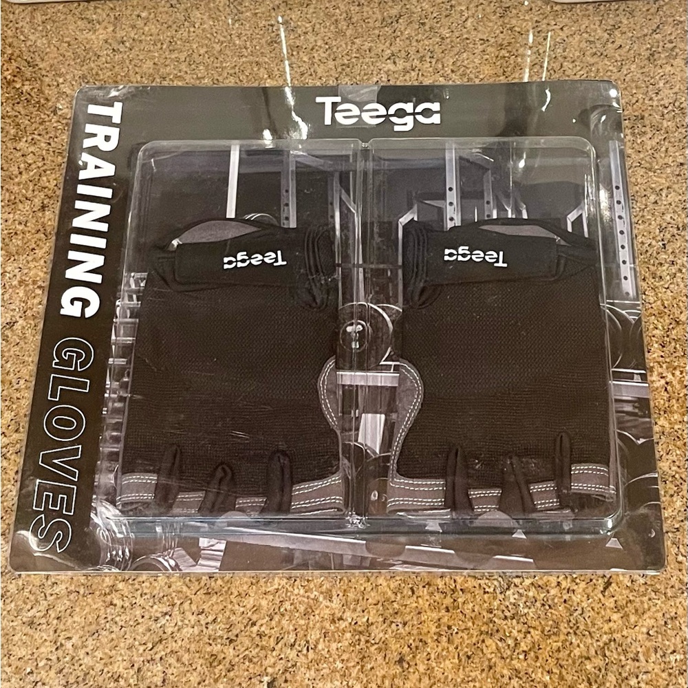 Teega Black Training Gloves